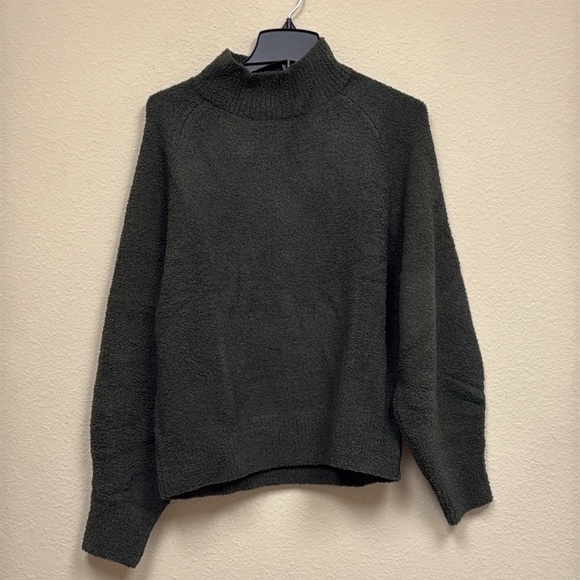 HELLO NITE OVERSIZED MOCK NECK SWEATER IN HUNTER GREEN - L - Picture 1 of 4